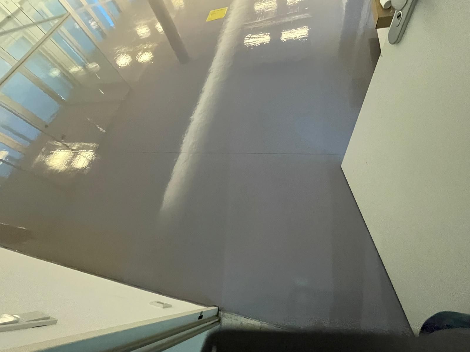 Linoleum Reinigung Versiegelung Aufbereitung Eingang Büro Berlin Bodenreinigung Nachher3